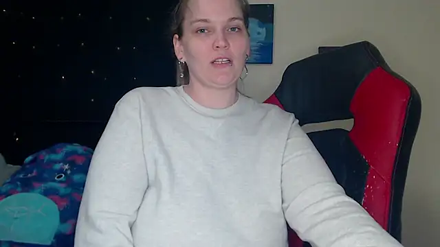 Snapshot of ToxicLilly chatting on December 2024 12:05:01 PM ToxicLilly online show from December 2024 12:05:01 PM
