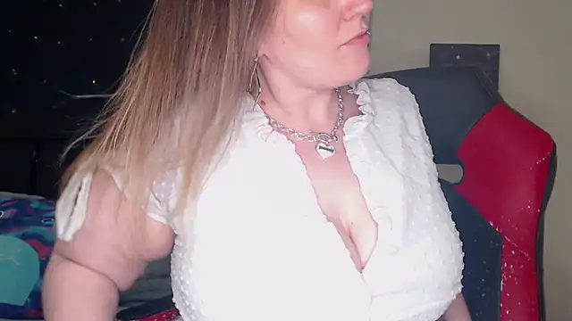 Snapshot of ToxicLilly chatting on March 2025 10:44:01 AM ToxicLilly online show from March 2025 10:44:01 AM