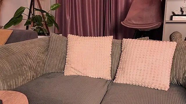 MayaCroft online show from May 2026 06:09:01 PM