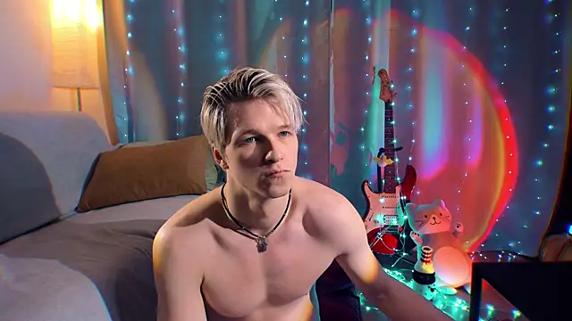 Snapshot of Breston_Sweet chatting on December 2025 11:22:02 PM Breston Sweet online show from December 2025 11:22:02 PM