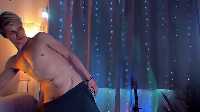 Breston Sweet online show from March 2026 06:08:01 AM