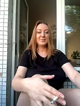 Snapshot of Mira_Xo_ chatting on September 2025 07:01:02 AM Mira Xo online show from September 2025 07:01:02 AM