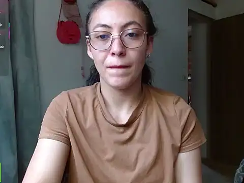 Snapshot of Olivia_Bright chatting on February 2026 04:57:01 PM Olivia Bright online show from February 2026 04:57:01 PM