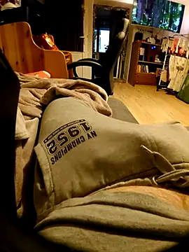 anonymus9006 online show from December 2025 02:23:02 PM