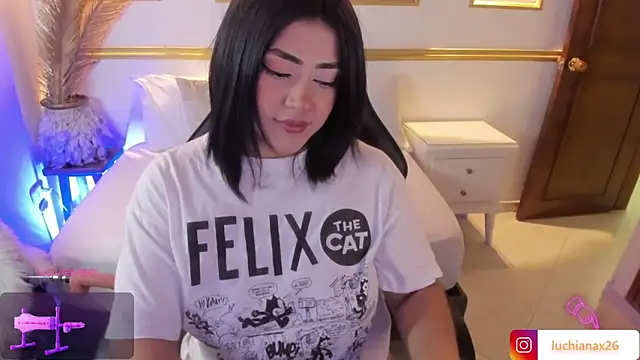 lucy26  online show from March 2025 02:06:02 AM