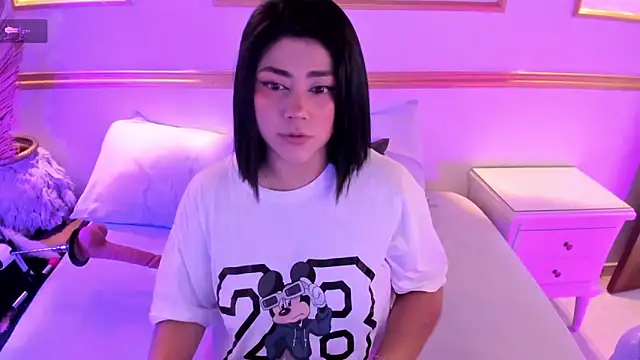 lucy26  online show from September 2025 02:33:01 AM