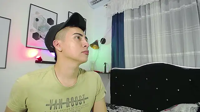 Tomas and liam online show from December 2024 01:04:02 AM