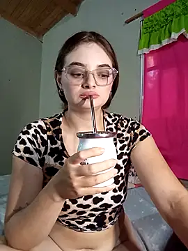 Emmacut online show from April 2026 09:04:02 PM