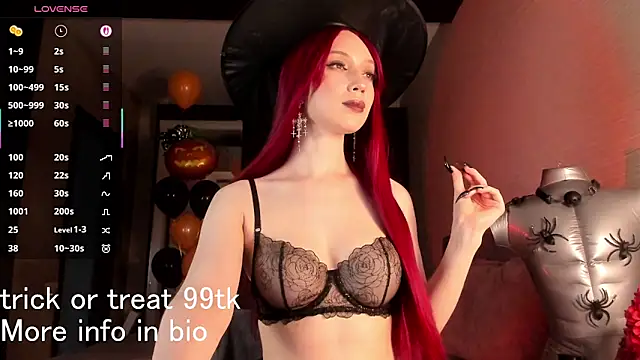 Snapshot of SophiaFlorence chatting on October 2025 12:51:01 PM SophiaFlorence online show from October 2025 12:51:01 PM