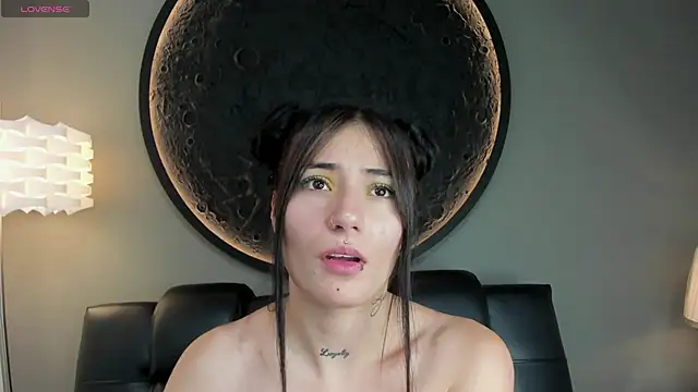 miss sharlotte18 online show from February 2025 06:11:02 PM