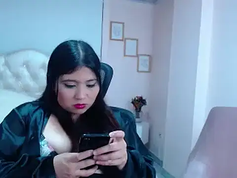 annylouis online show from February 2025 01:30:02 AM