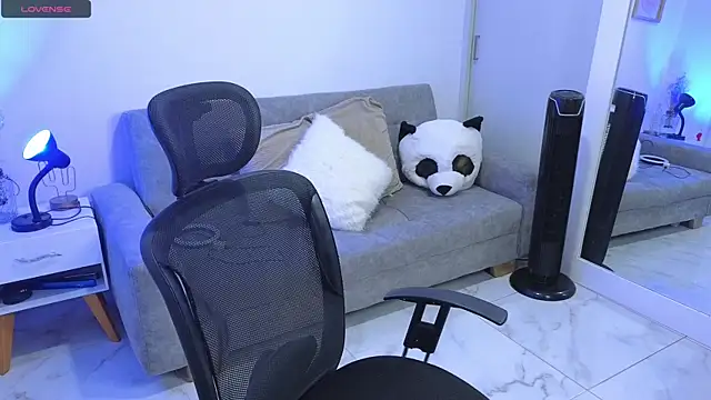 annylouis online show from September 2025 07:26:02 PM