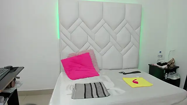 Snapshot of Mature_Hard chatting on February 2025 11:32:02 PM Mature Hard online show from February 2025 11:32:02 PM