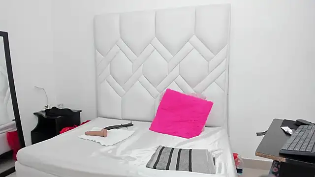 Snapshot of Mature_Hard chatting on February 2025 12:16:01 AM Mature Hard online show from February 2025 12:16:01 AM