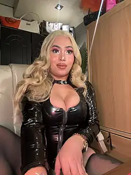 BigDominaMia online show from February 2026 12:31:01 PM