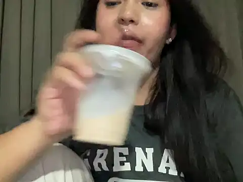 Snapshot of BigDominaMia chatting on May 2026 03:29:01 PM BigDominaMia online show from May 2026 03:29:01 PM