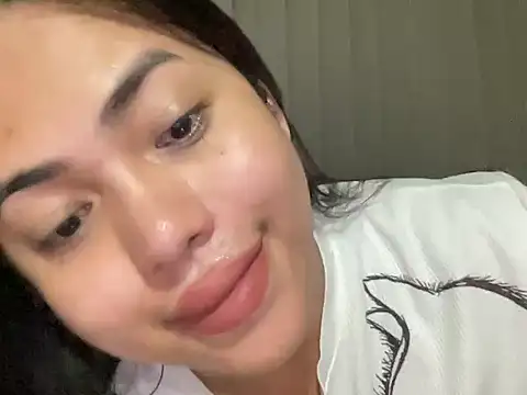 Snapshot of BigDominaMia chatting on May 2026 09:00:01 PM BigDominaMia online show from May 2026 09:00:01 PM