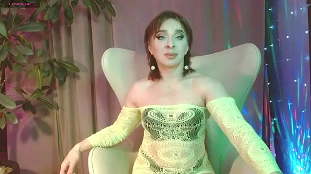 julia renard online show from October 2025 11:05:01 AM