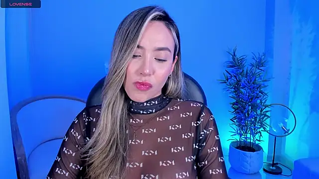 Snapshot of NiaBennet_ chatting on October 2025 11:27:02 PM NiaBennet online show from October 2025 11:27:02 PM