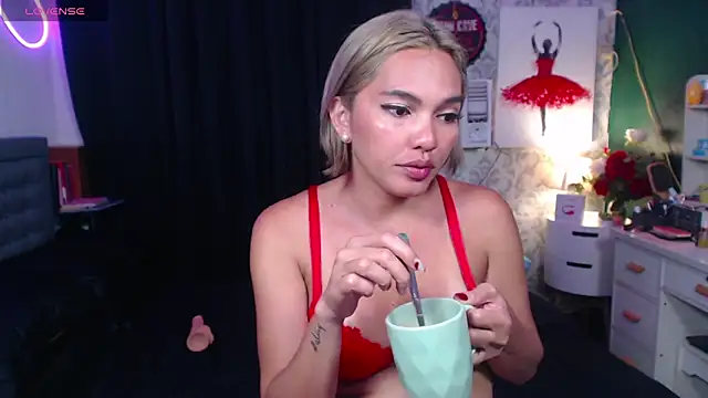 Pretty Cassie69 online show from December 2024 12:18:02 PM