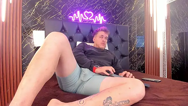 Snapshot of keane_lee chatting on October 2025 01:14:01 PM keane lee online show from October 2025 01:14:01 PM