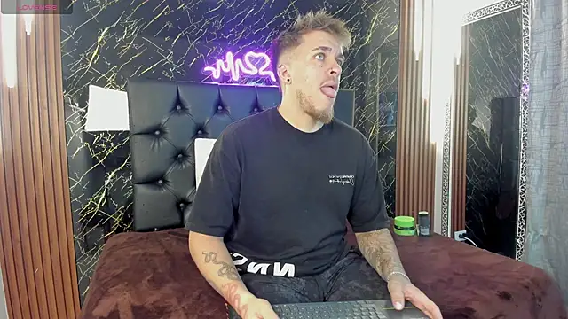 Snapshot of keane_lee chatting on November 2025 12:37:02 PM keane lee online show from November 2025 12:37:02 PM