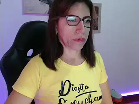 Snapshot of Chayla_Ruiz chatting on January 2025 09:00:01 PM Chayla Ruiz online show from January 2025 09:00:01 PM