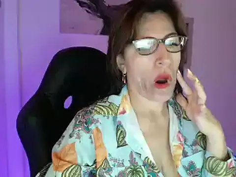 Snapshot of Chayla_Ruiz chatting on February 2025 12:00:01 PM Chayla Ruiz online show from February 2025 12:00:01 PM