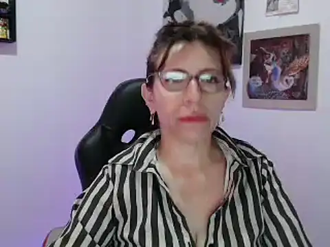 Snapshot of Chayla_Ruiz chatting on February 2025 01:06:01 PM Chayla Ruiz online show from February 2025 01:06:01 PM