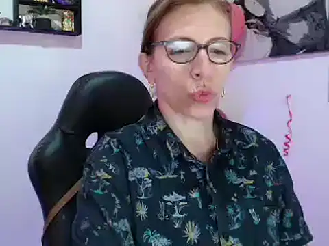 Snapshot of Chayla_Ruiz chatting on February 2025 04:26:01 PM Chayla Ruiz online show from February 2025 04:26:01 PM