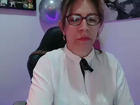 Snapshot of Chayla_Ruiz chatting on March 2025 06:39:02 PM Chayla Ruiz online show from March 2025 06:39:02 PM