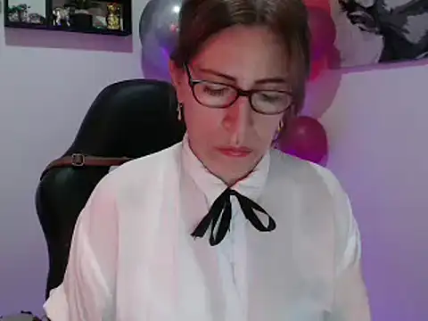 Snapshot of Chayla_Ruiz chatting on March 2025 09:43:01 PM Chayla Ruiz online show from March 2025 09:43:01 PM