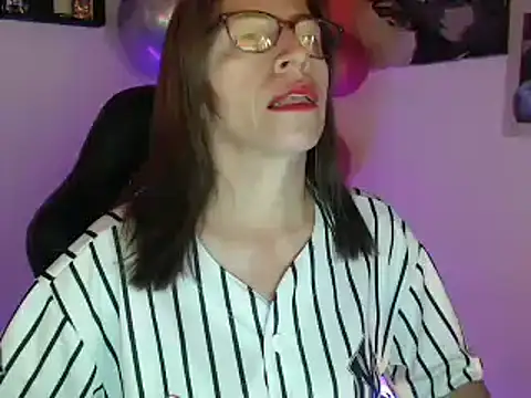 Snapshot of Chayla_Ruiz chatting on March 2025 01:59:02 PM Chayla Ruiz online show from March 2025 01:59:02 PM