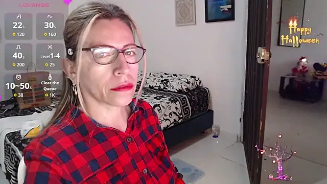 Snapshot of Chayla_Ruiz chatting on October 2025 12:48:02 PM Chayla Ruiz online show from October 2025 12:48:02 PM