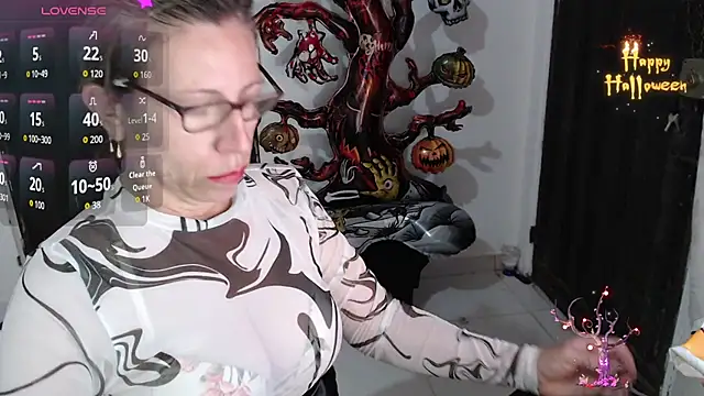 Snapshot of Chayla_Ruiz chatting on November 2025 09:11:02 AM Chayla Ruiz online show from November 2025 09:11:02 AM