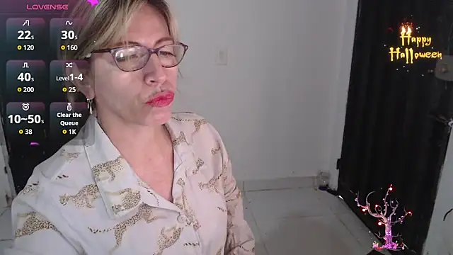 Snapshot of Chayla_Ruiz chatting on November 2025 12:05:02 PM Chayla Ruiz online show from November 2025 12:05:02 PM