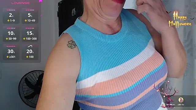 Snapshot of Chayla_Ruiz chatting on November 2025 12:27:02 PM Chayla Ruiz online show from November 2025 12:27:02 PM