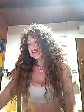 Snapshot of CurlyElisa chatting on April 2026 09:42:01 PM CurlyElisa online show from April 2026 09:42:01 PM