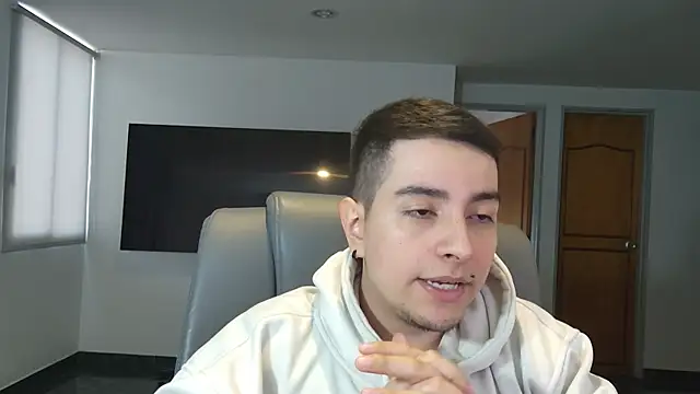 Jhoan saenz online show from November 2025 09:04:02 PM