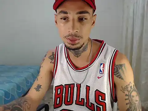 emiliano hottt online show from December 2025 06:02:01 PM