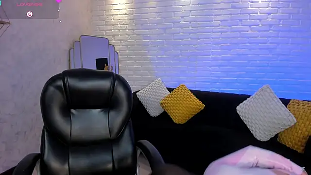 MaryLewis  online show from February 2025 06:07:01 PM