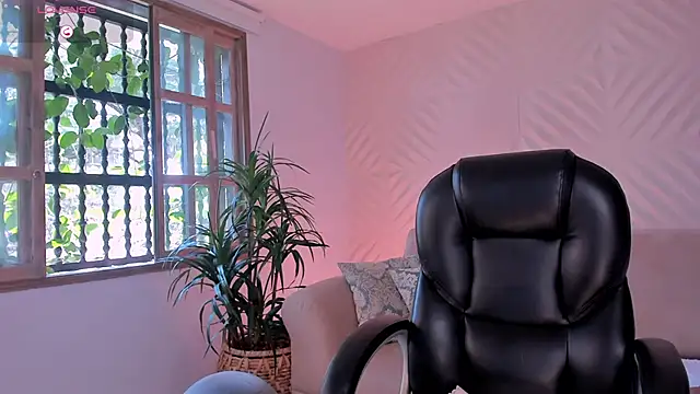 Snapshot of KateSunder chatting on February 2025 07:28:01 PM KateSunder online show from February 2025 07:28:01 PM