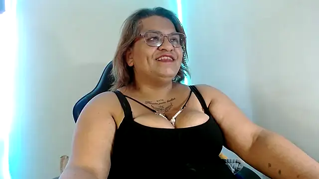 NAILAH SANZ online show from September 2025 05:03:01 PM