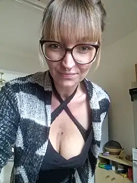 MissMialicious online show from February 2025 11:03:01 AM