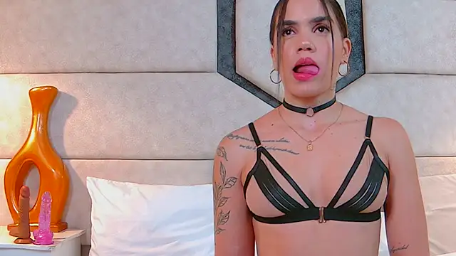 April Cutee online show from March 2025 07:47:02 PM