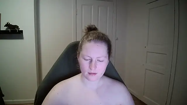 Girlnina-1995 online show from December 2024 10:43:02 PM