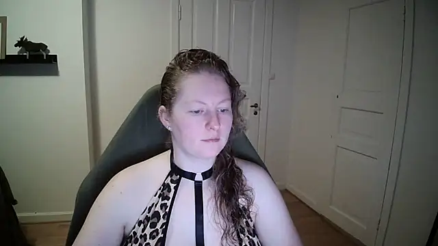 Girlnina-1995 online show from December 2024 10:40:02 AM