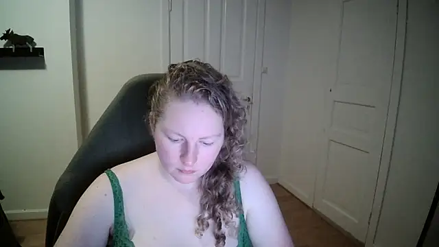 Girlnina-1995 online show from December 2024 06:12:01 PM