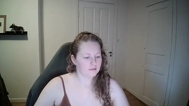 Girlnina-1995 online show from January 2025 01:14:02 PM