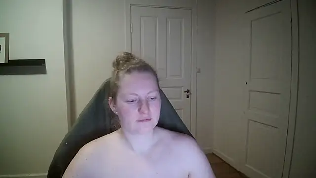 Girlnina-1995 online show from January 2025 09:41:01 PM